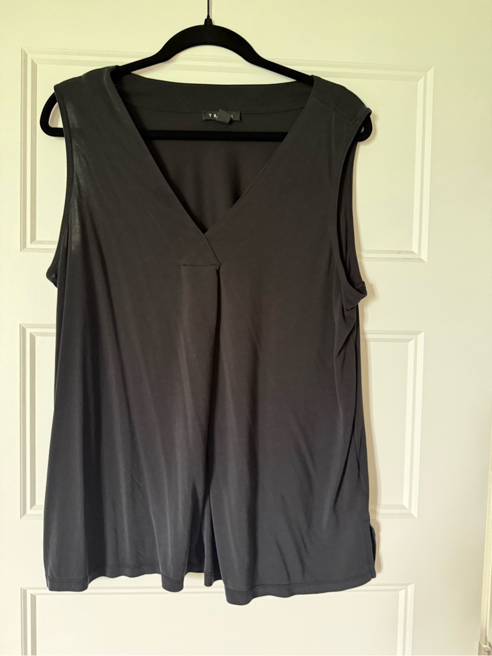 Tribal Sleeveless V-Neck Tank Top - Black